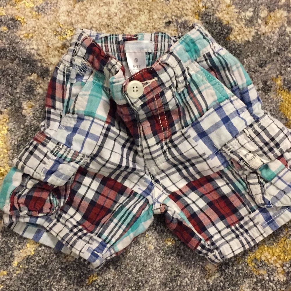 6-12 Mo Old Navy shorts